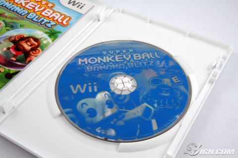 wii_game_box_and_disc_up_close_20061108114840435_000.jpg