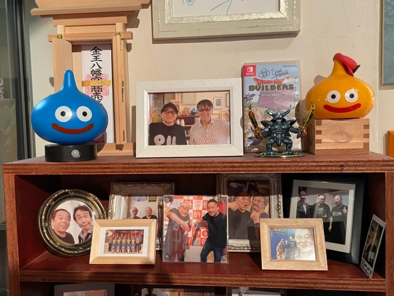 Lastly, a photo shelf showcasing the eclectic guests the bar has hosted from Shigeru Miyamoto to Yuji Hori.