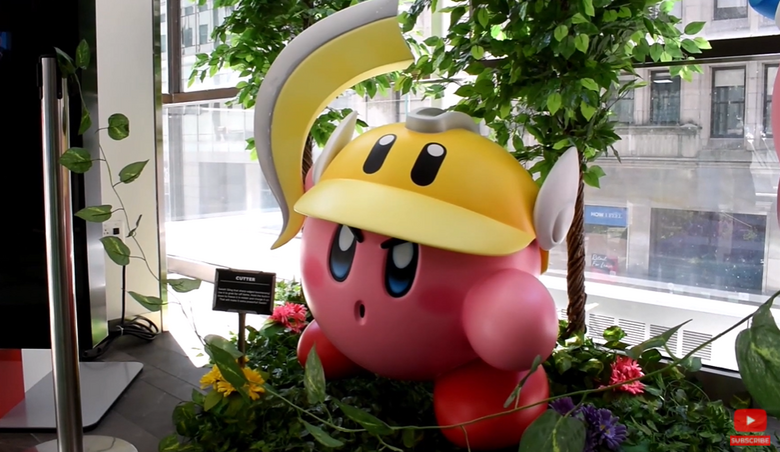 Checking out Nintendo NY's Kirby and the Forgotten Land statues